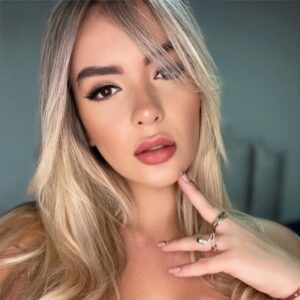 Tatiana Alvarez actriz porno colombiana big tits OnlyFans medidas 34D-25-36 latina MILF hot