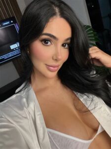 Brenda Castro OnlyFans latina venezolana-colombiana big ass medidas curvy hardcore anal hot